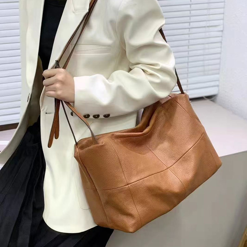 Luxurious Soft Leather Hobo Handbag with Shoulder Strap for Women