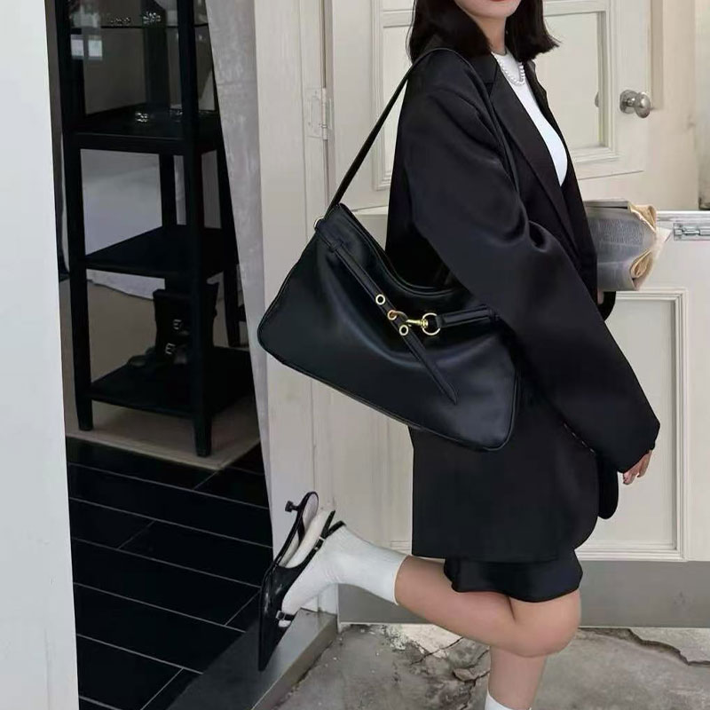 Retro Leather Shoulder Underarm Bag