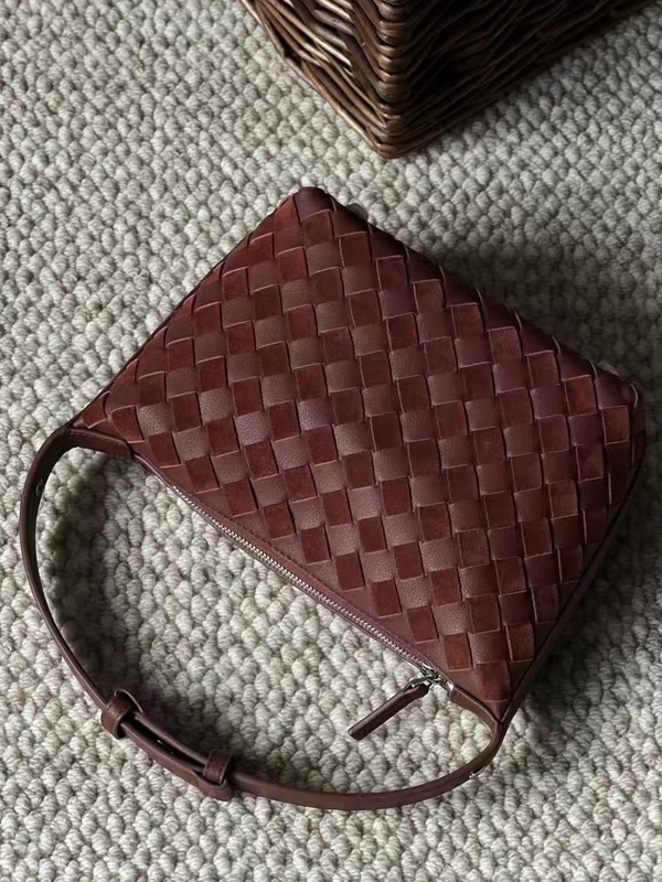 Custom High Quality Ladies Genuine Leather Bordeaux Red Handmade Woven Handbag From China Supplier