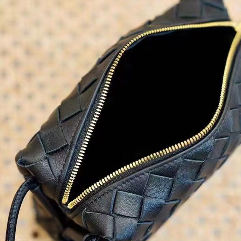 Fashionable Woven Mini Camera Shoulder Bag Luxury Casual Design