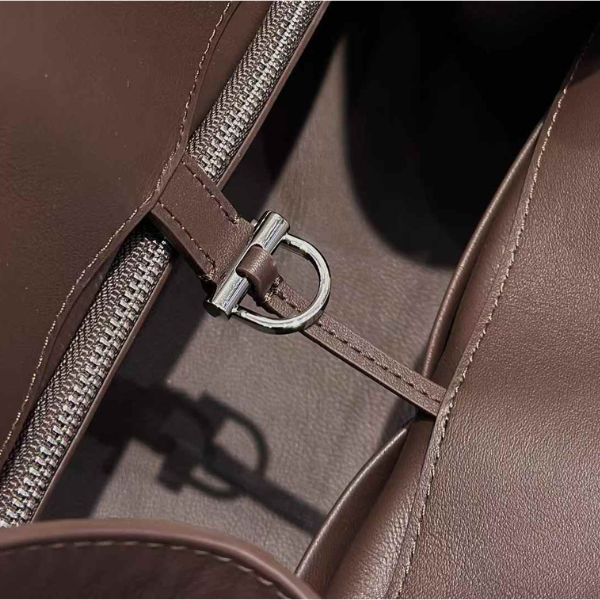 Soft Saddle Top Leather Shoulder Bag Tote Bag in Brown/Black