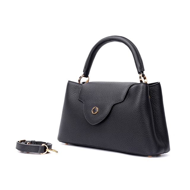 Black Leather Tote Capucines MM Handbag 