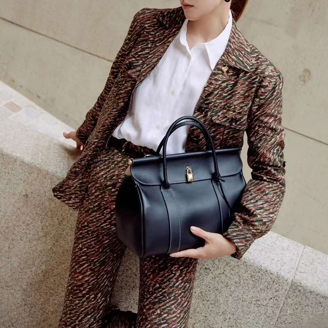 Classic Black Sheepskin Leather Tote Bags Custom Design