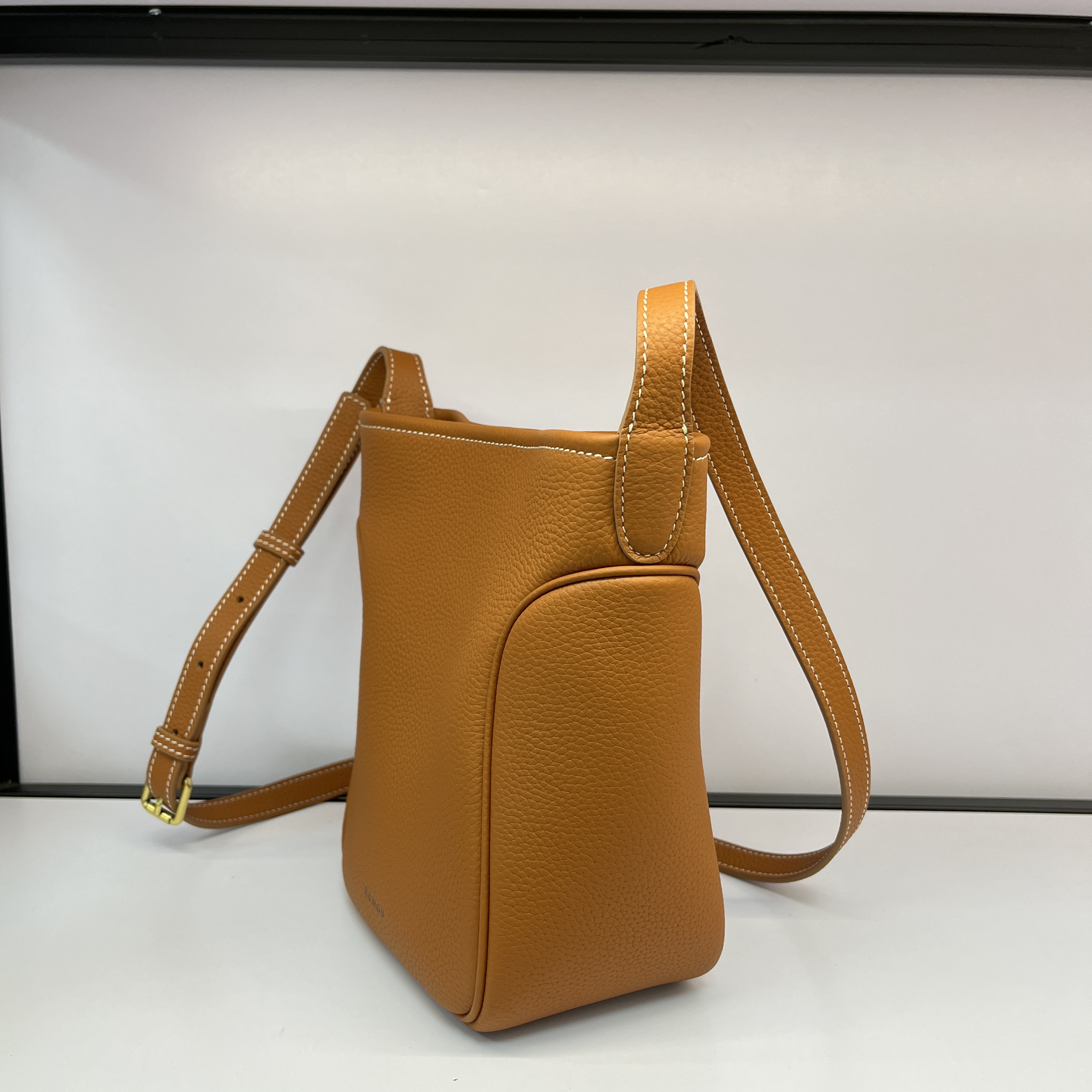 Custom Calfskin Simple Style Orange Leather With Curved Shoulder Bags