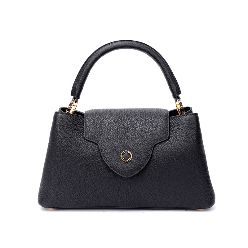 Black Leather Tote Capucines MM Handbag 