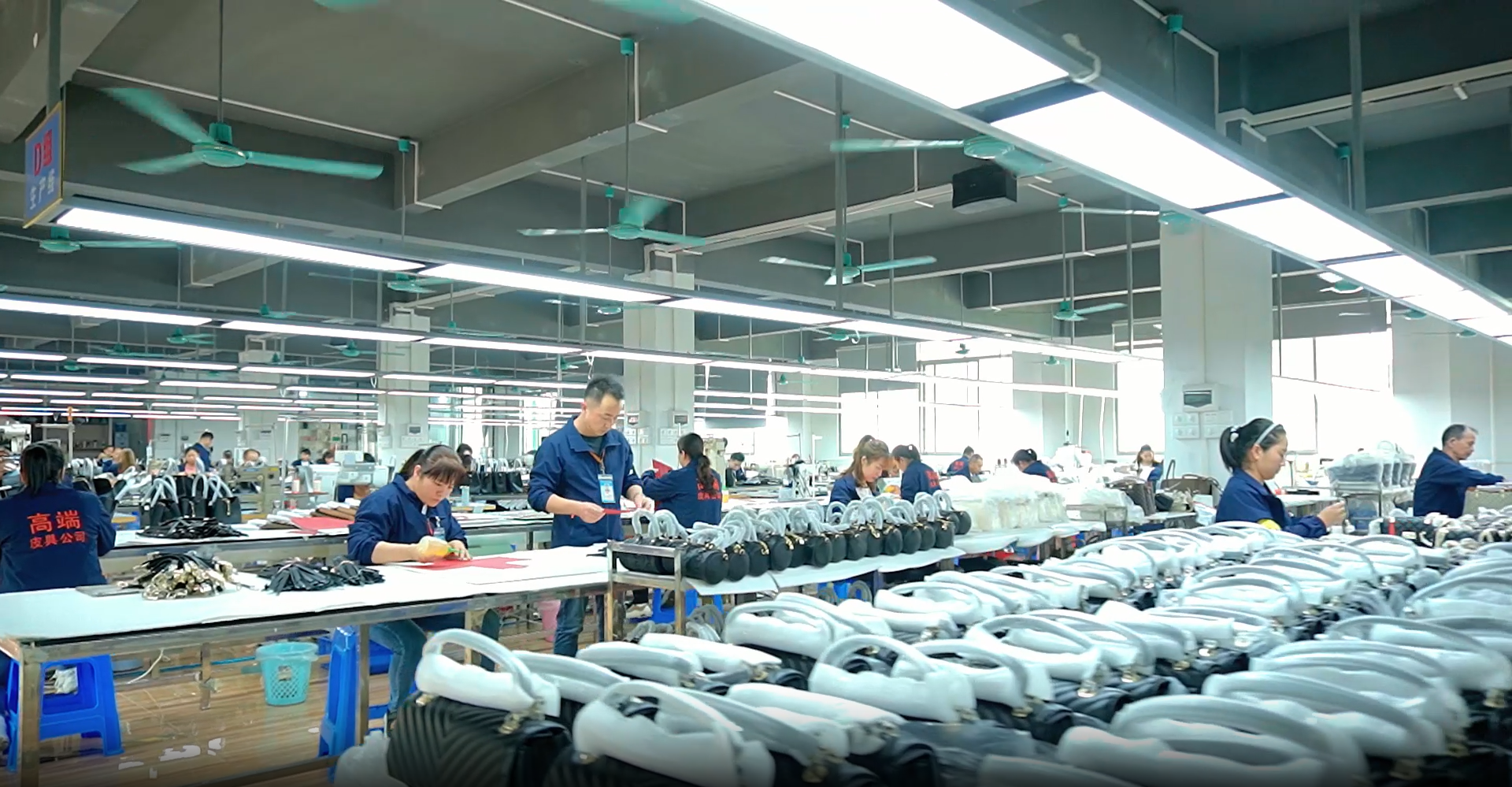 How to choose a handbags supplier: Determine the ideal handbags customization factory