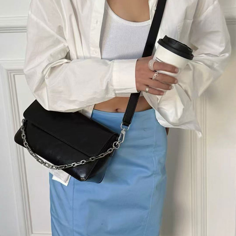 Chain armpit small square bag