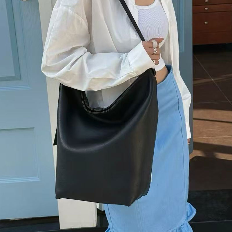 Large capacity tote bag bucket bag